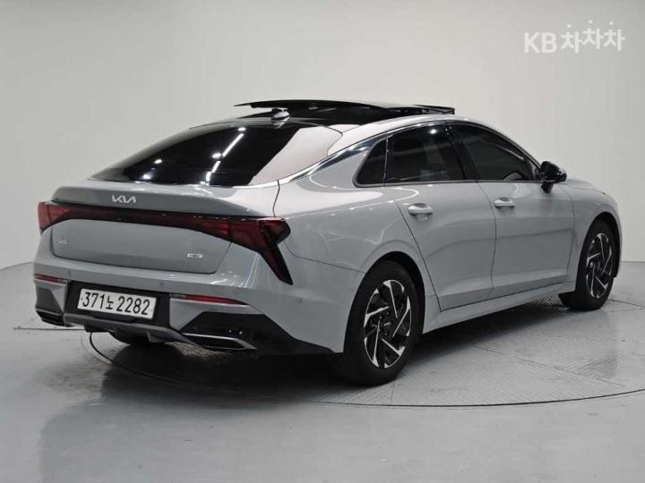 Kia K5 — miniaturë 4