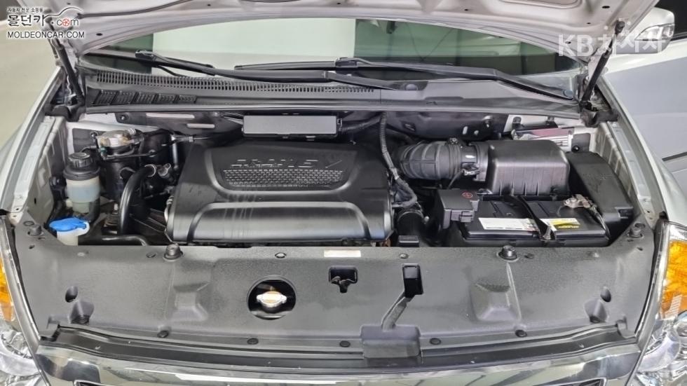 Kia Carnival — miniaturë 8