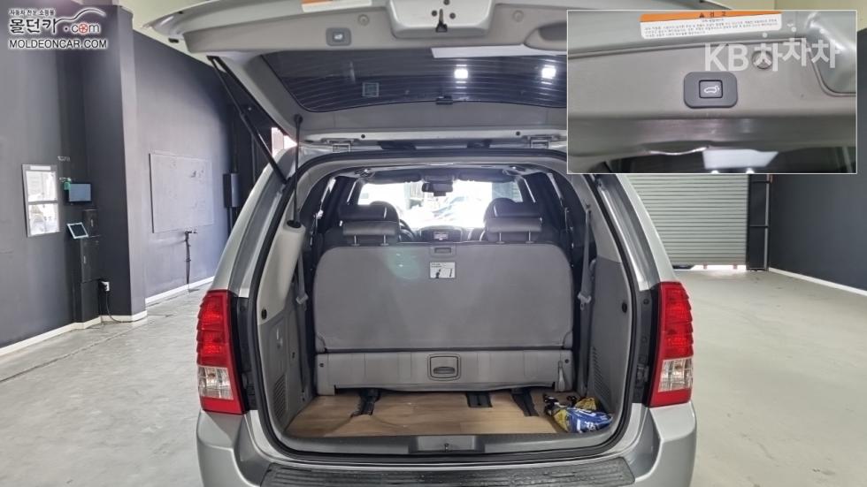 Kia Carnival — miniaturë 18