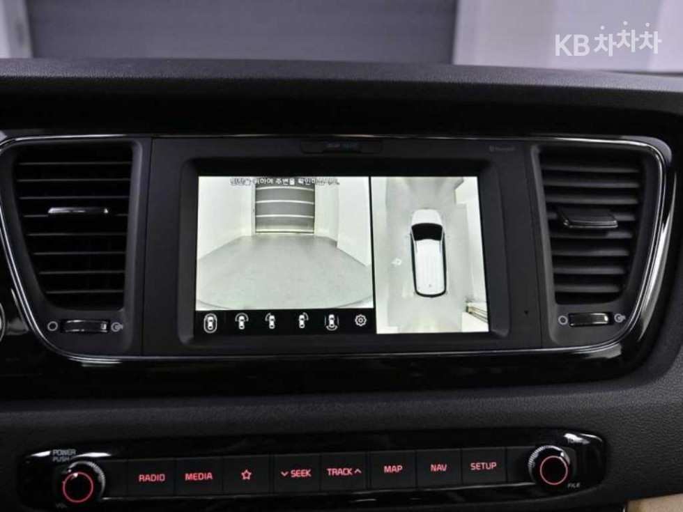 Kia Carnival — miniaturë 13
