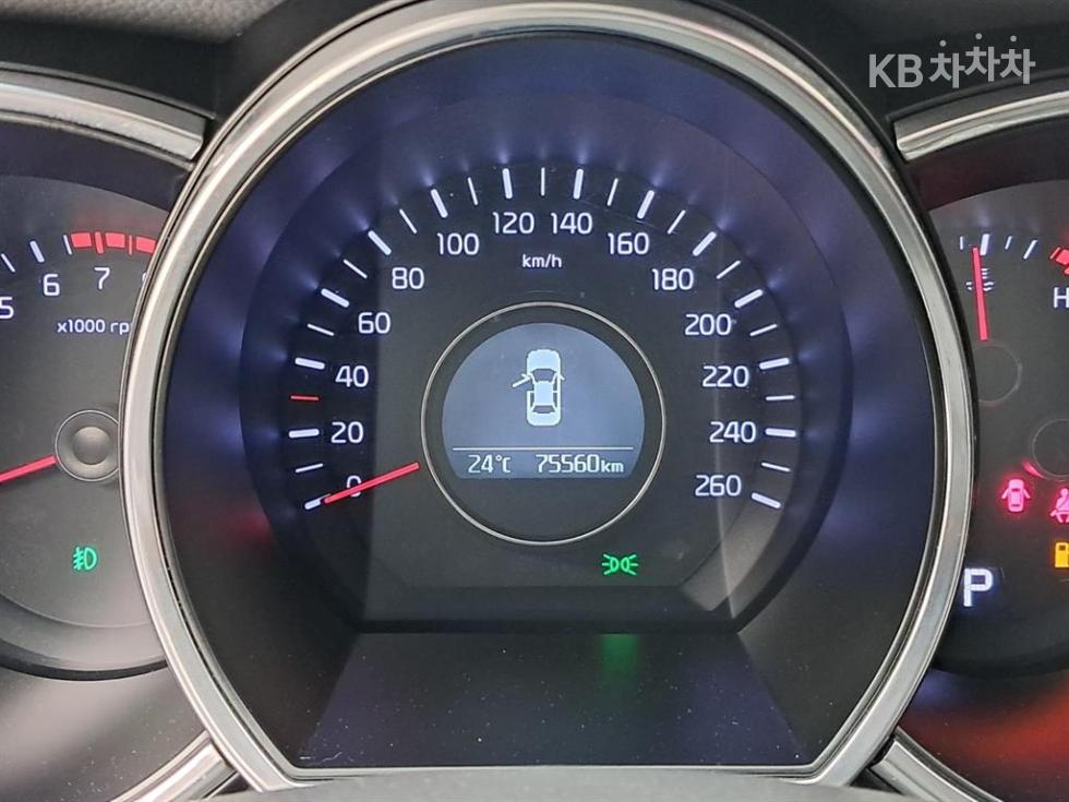 Kia K5 — miniaturë 8