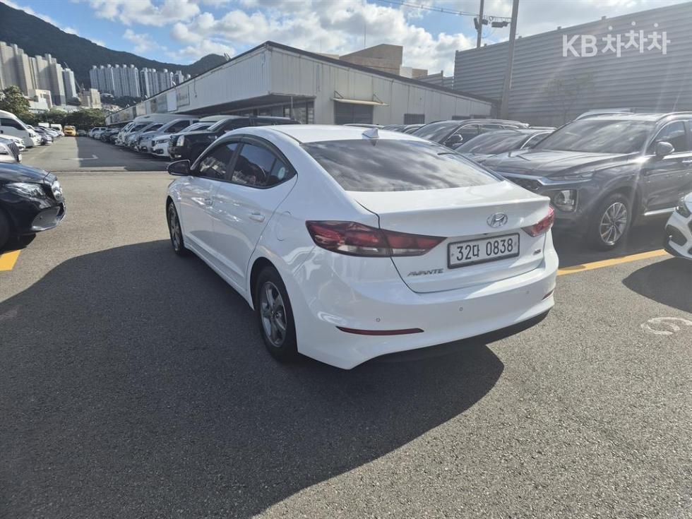 Hyundai Avante — miniaturë 3
