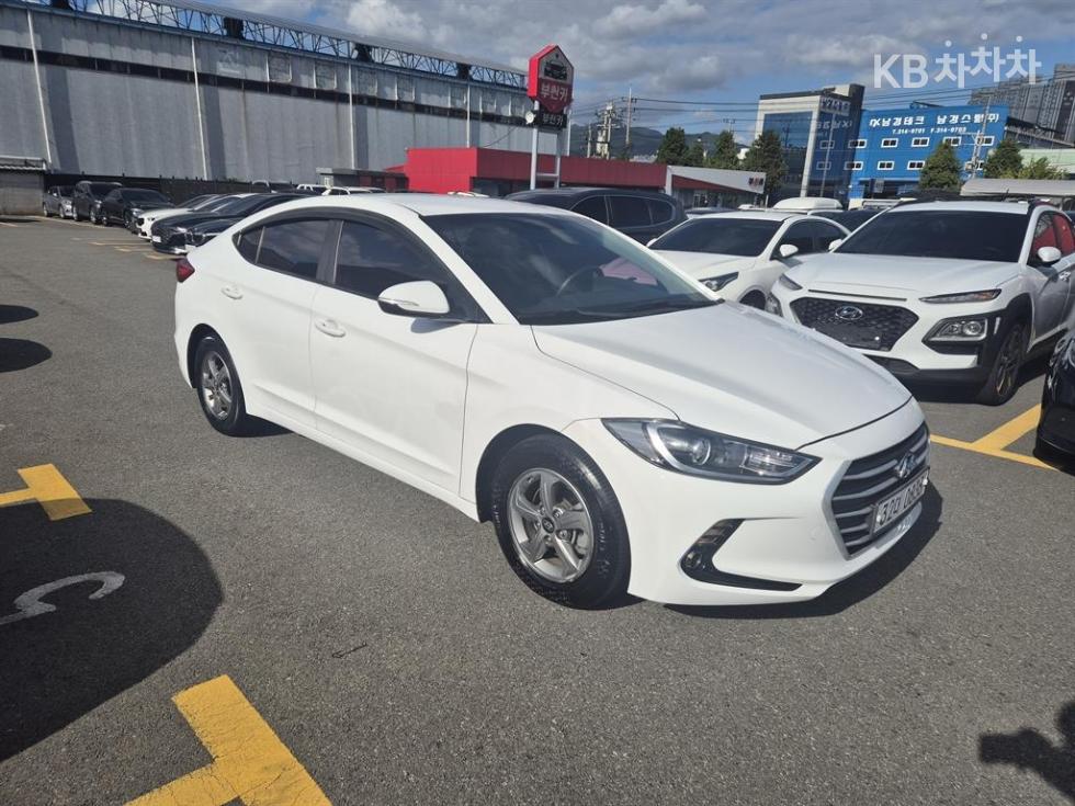 Hyundai Avante — miniaturë 6