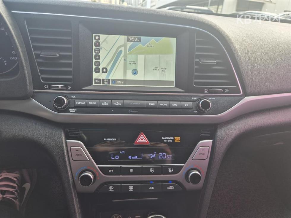 Hyundai Avante — miniaturë 15
