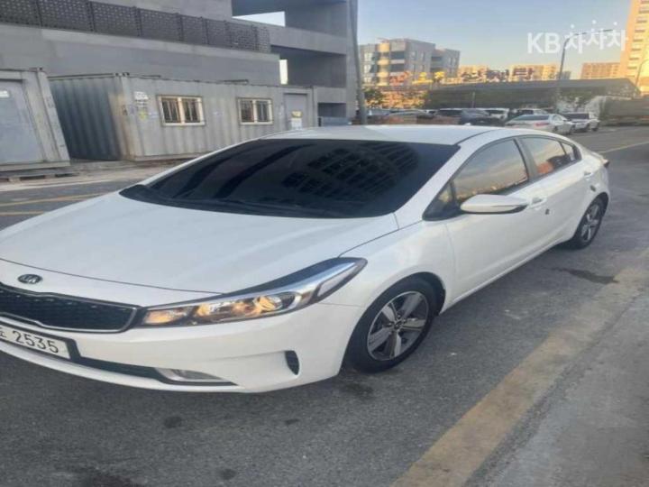 Kia K3 1.6  gasoline  trendy  basic — foto 1