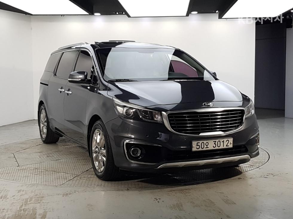Kia Carnival — miniaturë 2