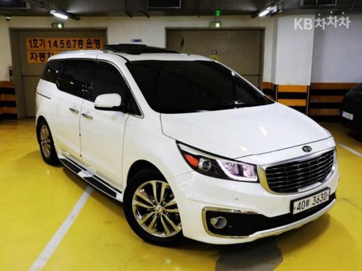 Kia Carnival 9인승 2.2 디젤 프레스티지 — foto 1
