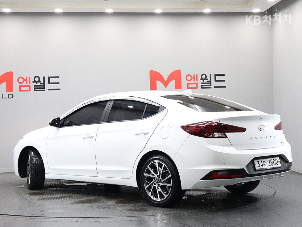Hyundai Avante — miniaturë 3
