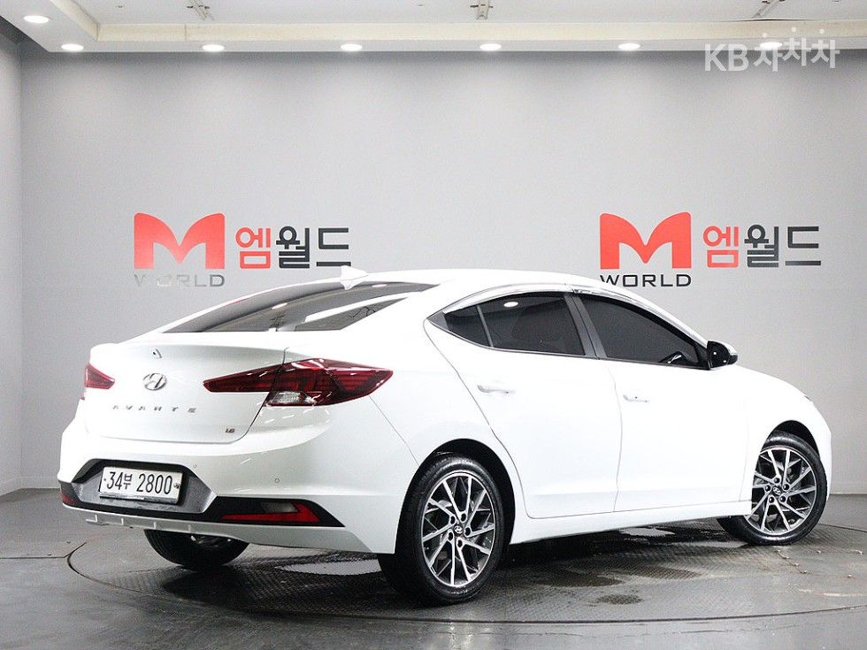 Hyundai Avante — miniaturë 4