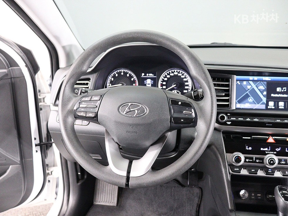 Hyundai Avante — miniaturë 6
