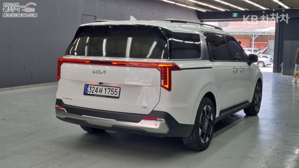 Kia Carnival — miniaturë 2