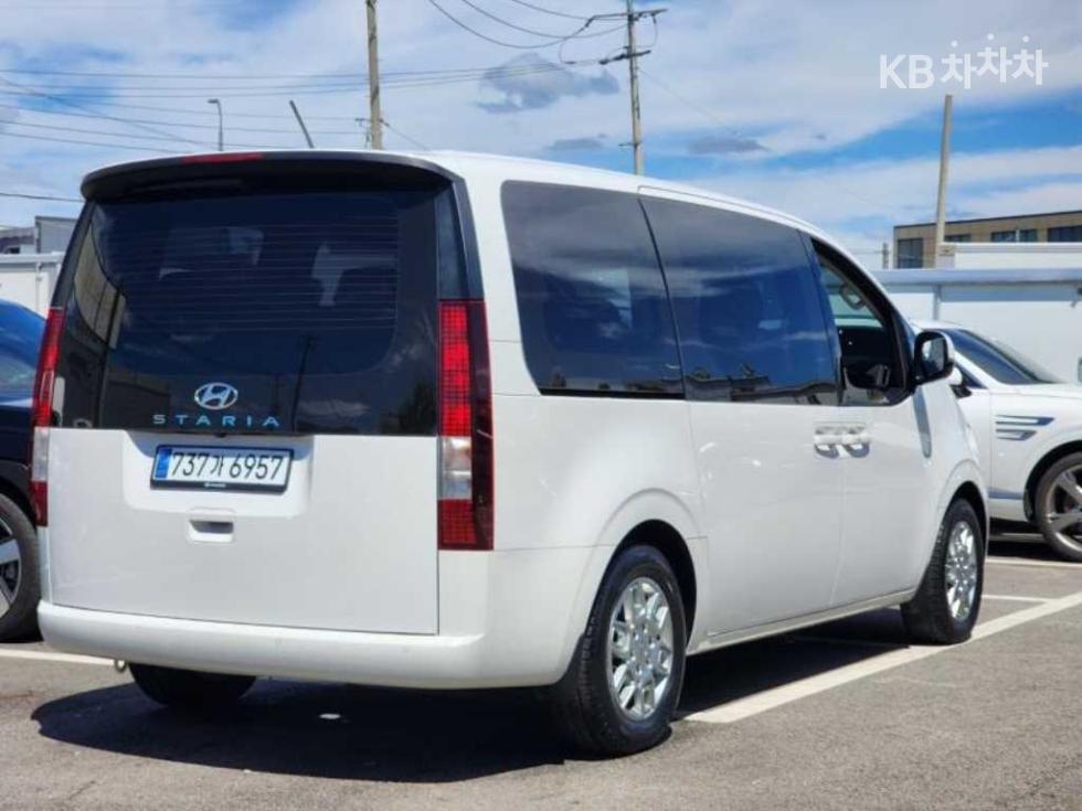 Hyundai Staria — miniaturë 2