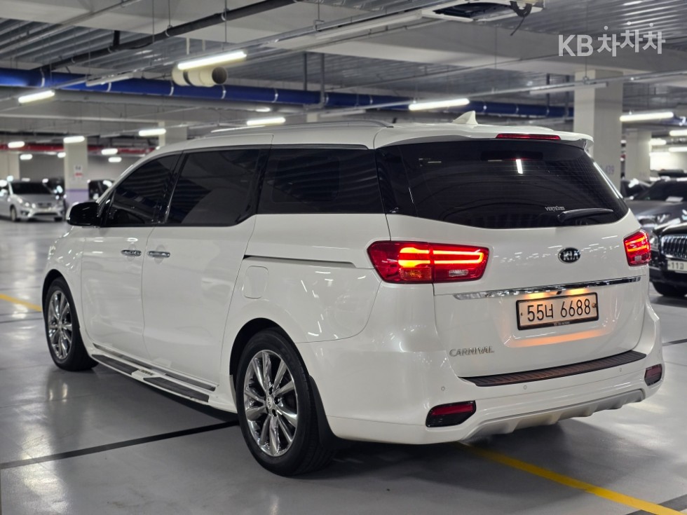 Kia Carnival — miniaturë 8