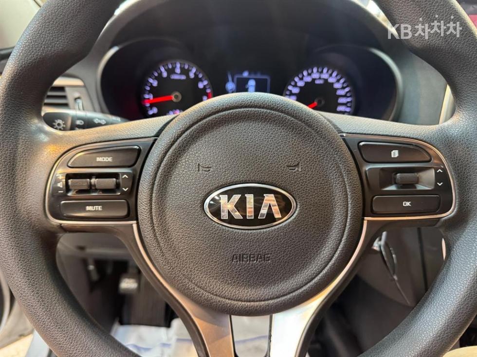 Kia K5 — miniaturë 8
