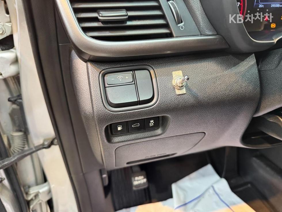 Kia K5 — miniaturë 12
