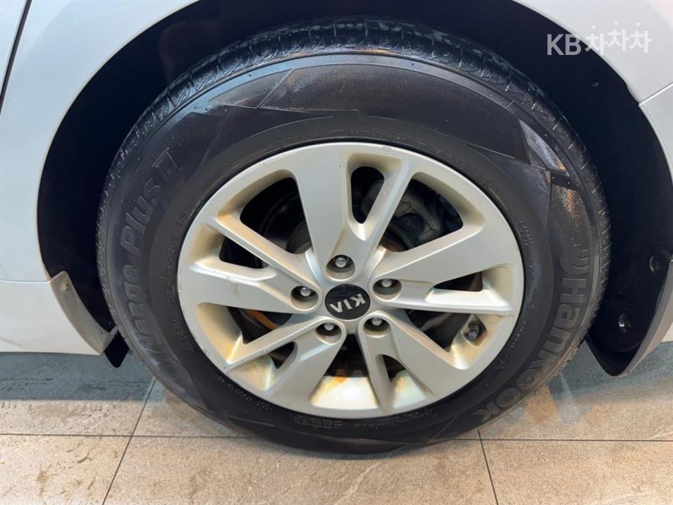 Kia K5 — miniaturë 19