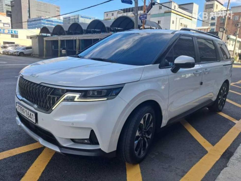 Kia Carnival — miniaturë 2