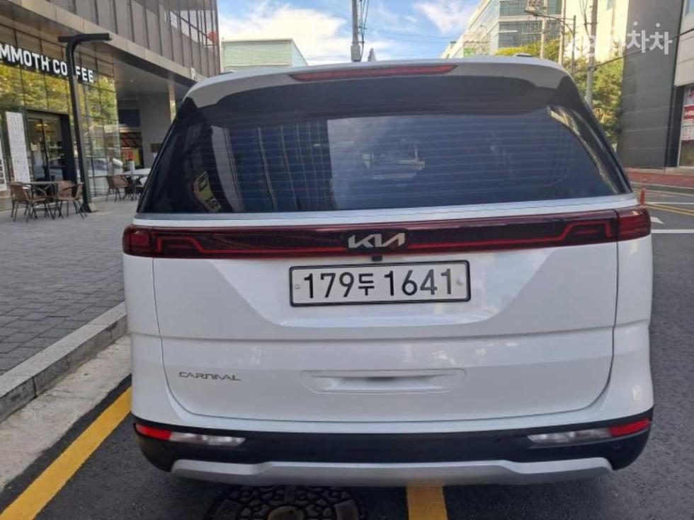Kia Carnival — miniaturë 6