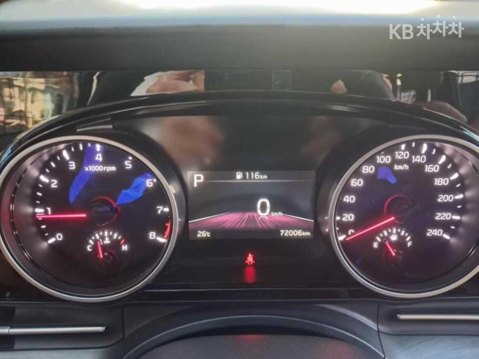 Kia Carnival — miniaturë 9