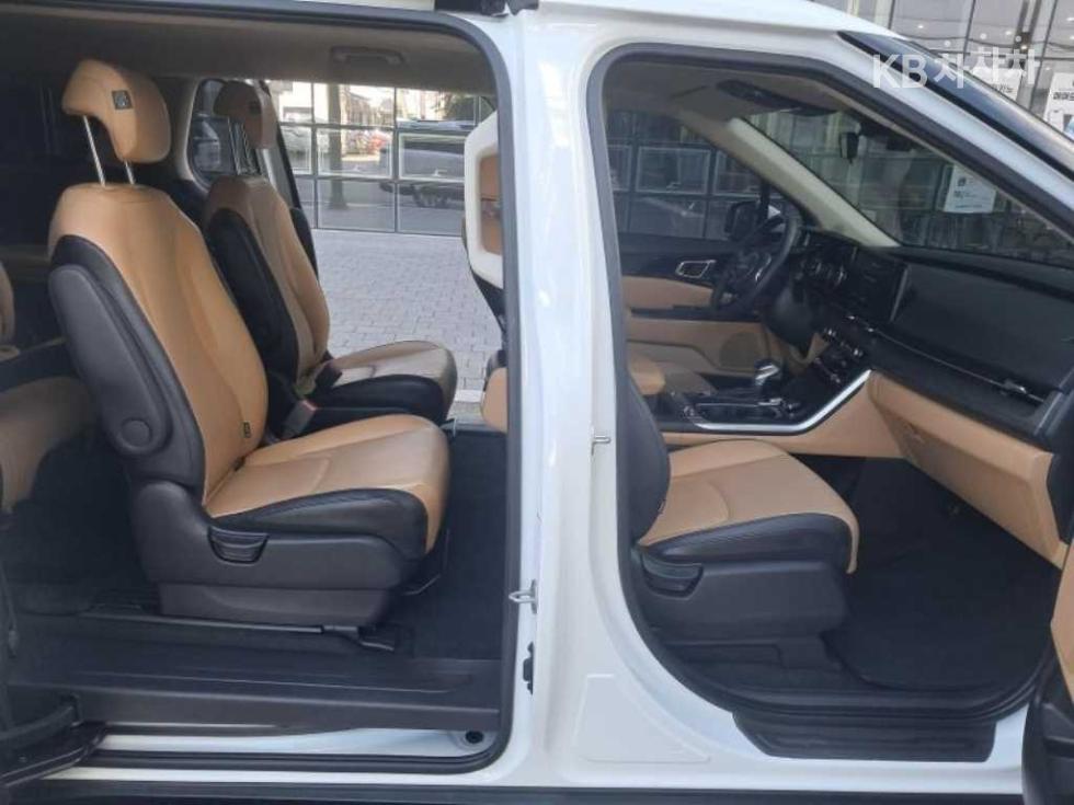 Kia Carnival — miniaturë 16