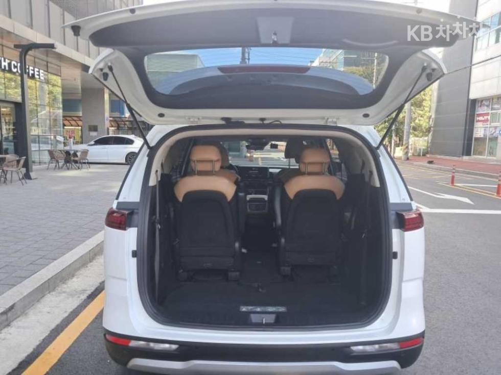 Kia Carnival — miniaturë 18