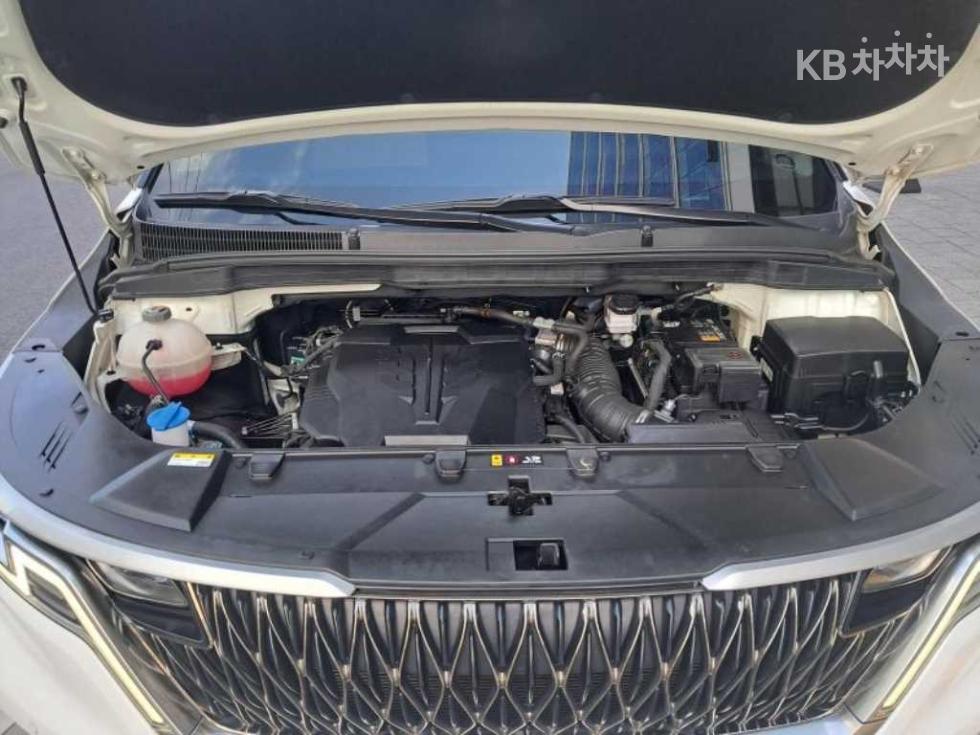 Kia Carnival — miniaturë 20