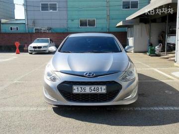Hyundai Sonata 2.0  premier — foto 1