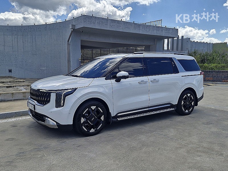Kia Carnival — miniaturë 2