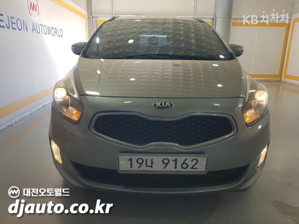 Kia Carens — miniaturë 2