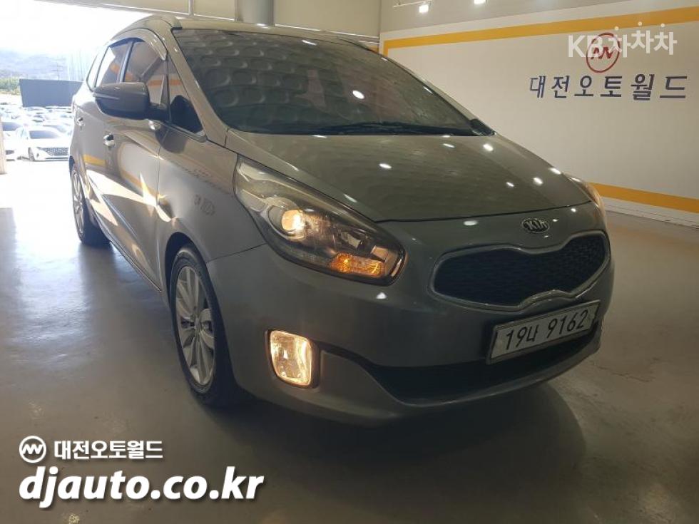 Kia Carens — miniaturë 3