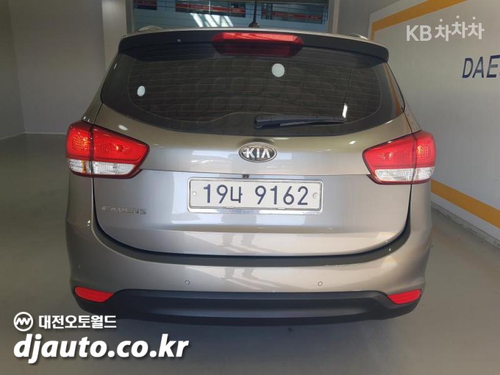 Kia Carens — miniaturë 4