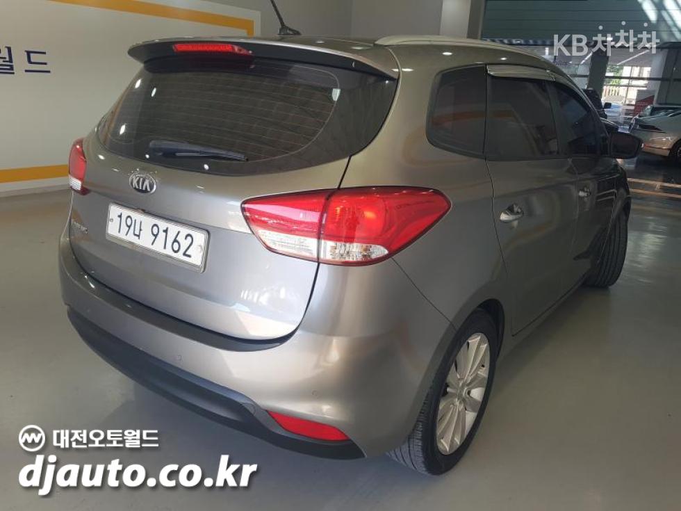 Kia Carens — miniaturë 6