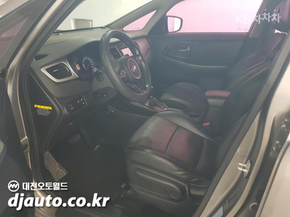 Kia Carens — miniaturë 7