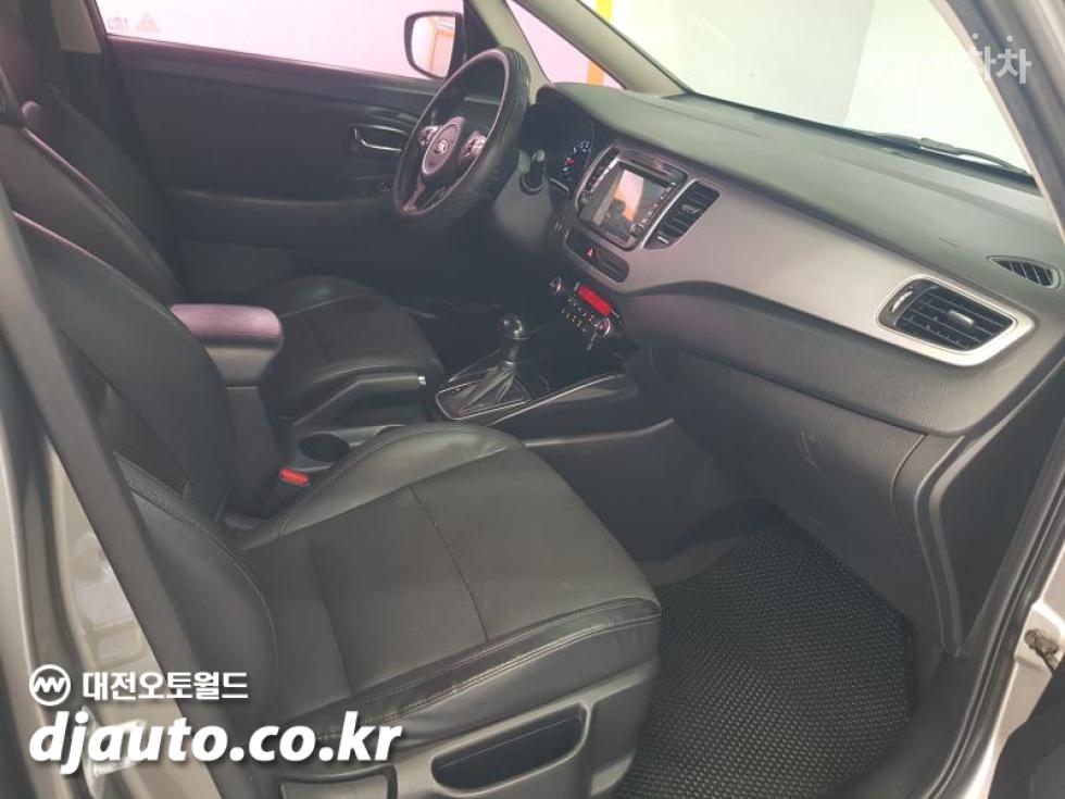 Kia Carens — miniaturë 8