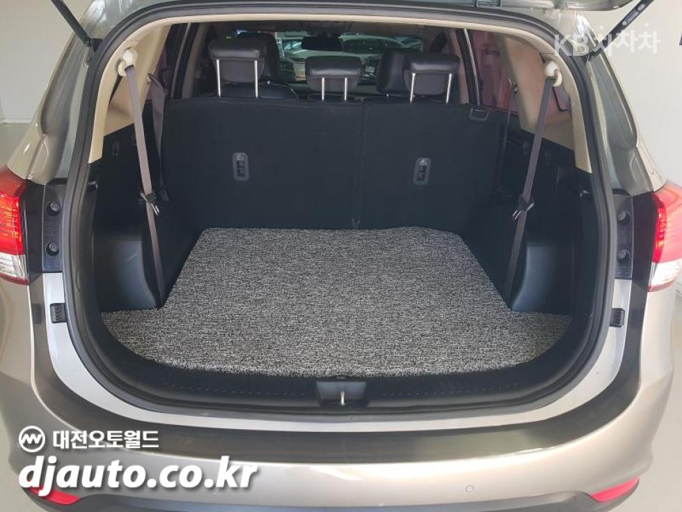 Kia Carens — miniaturë 13