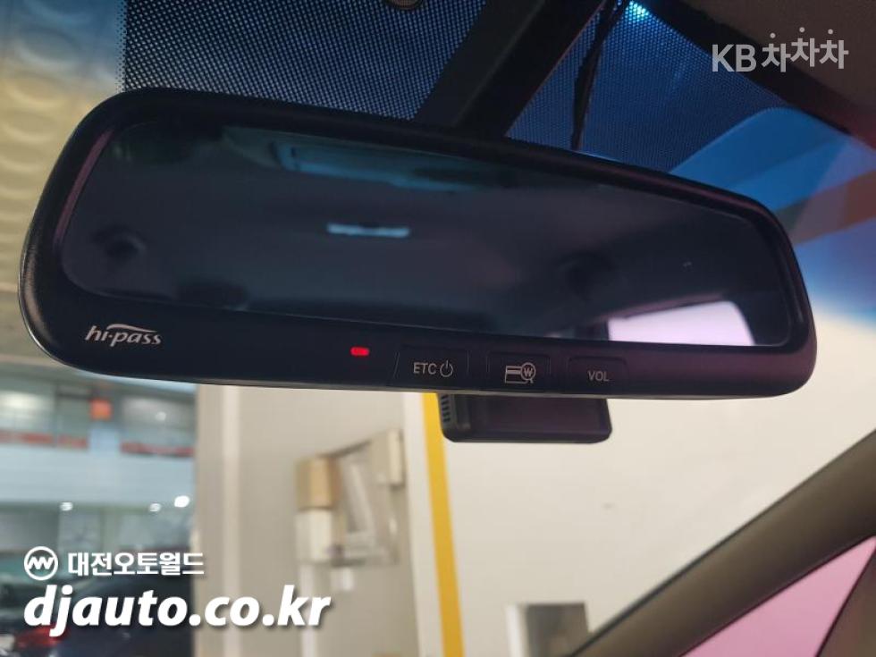 Kia Carens — miniaturë 16