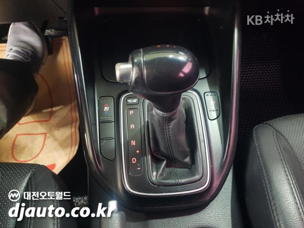 Kia Carens — miniaturë 18