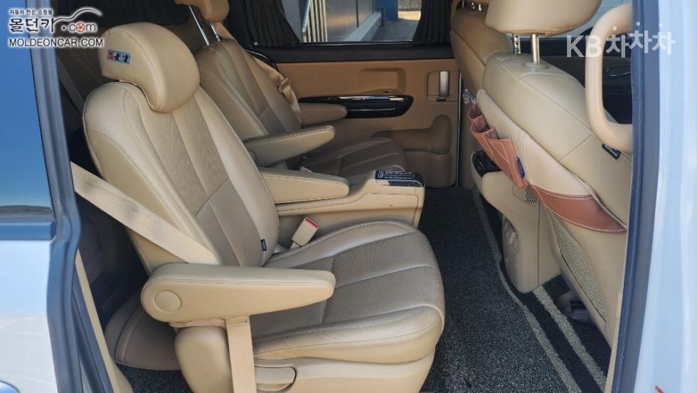 Kia Carnival — miniaturë 13