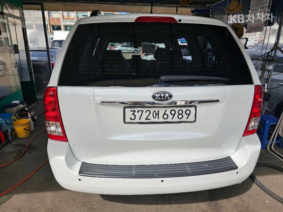 Kia Carnival — miniaturë 3