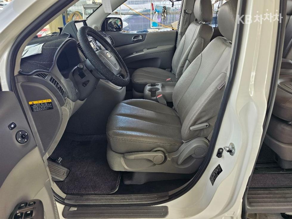 Kia Carnival — miniaturë 4