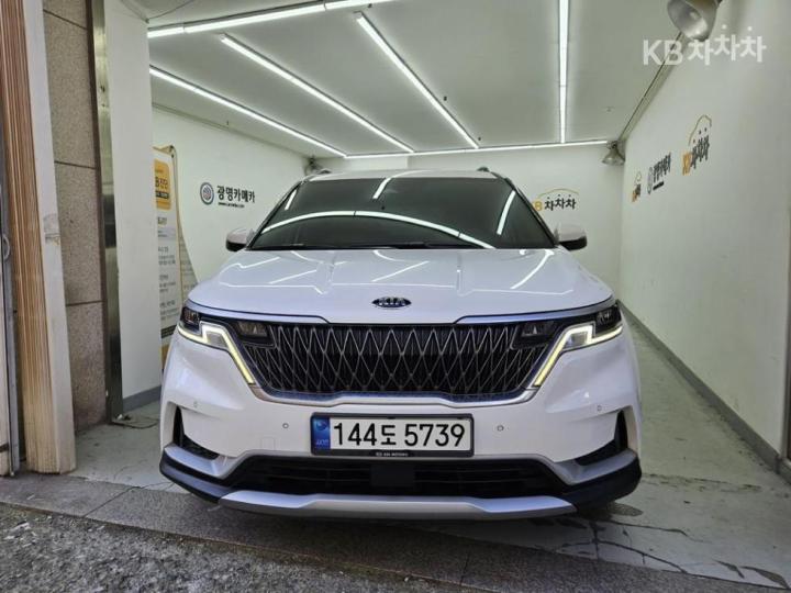 Kia Carnival D2.2 9인승 프레스티지 — foto 1