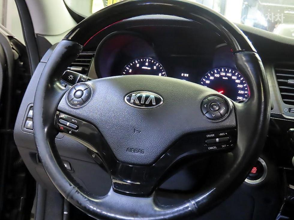 Kia K9 — miniaturë 8