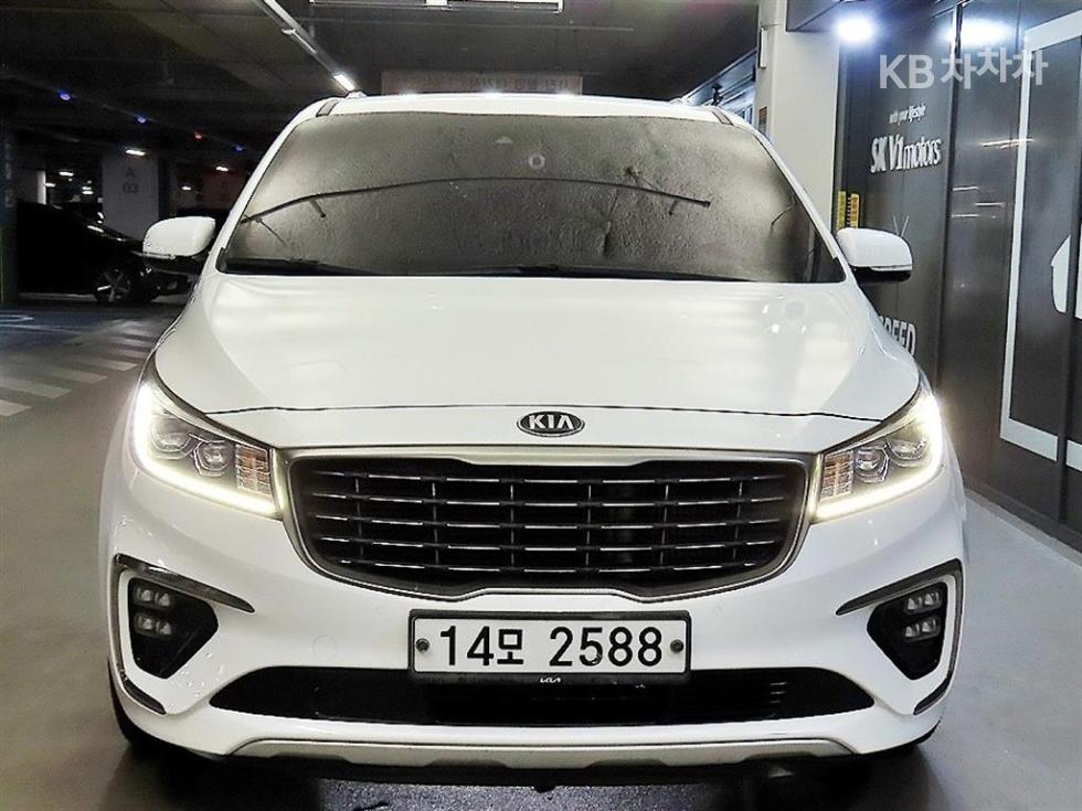 Kia Carnival — miniaturë 2
