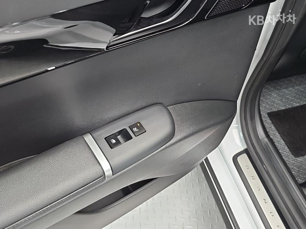 Hyundai Grandeur — miniaturë 13
