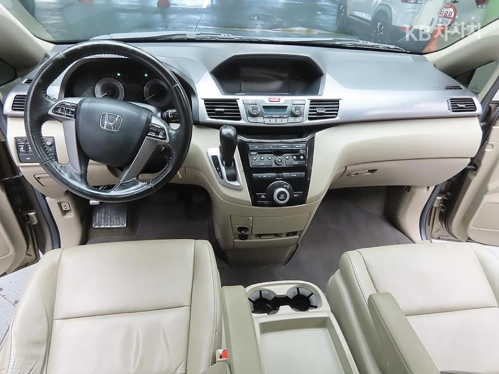 Honda Odyssey — miniaturë 10