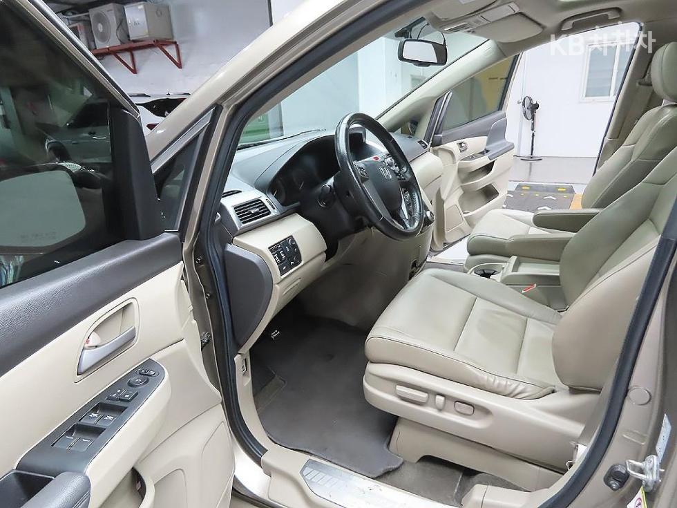 Honda Odyssey — miniaturë 13