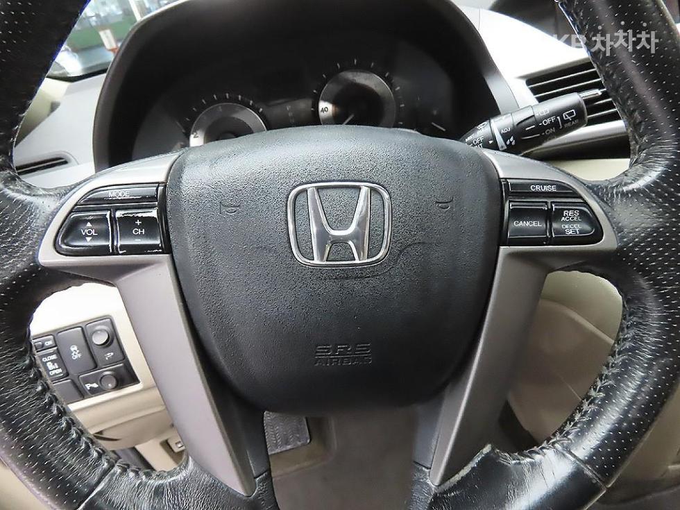 Honda Odyssey — miniaturë 16