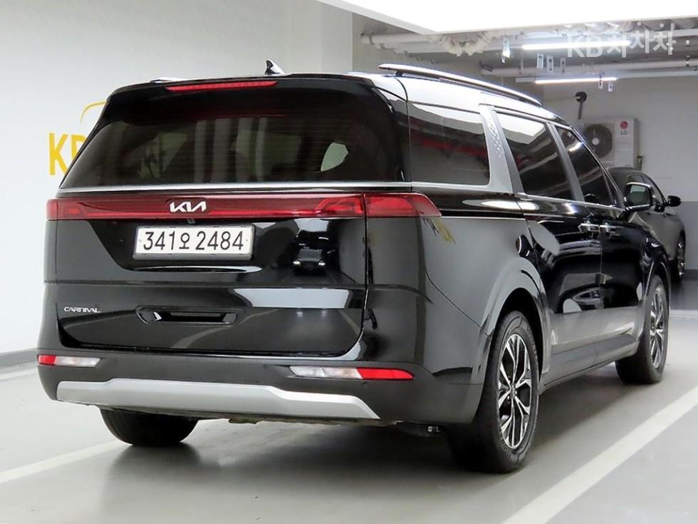 Kia Carnival — miniaturë 4