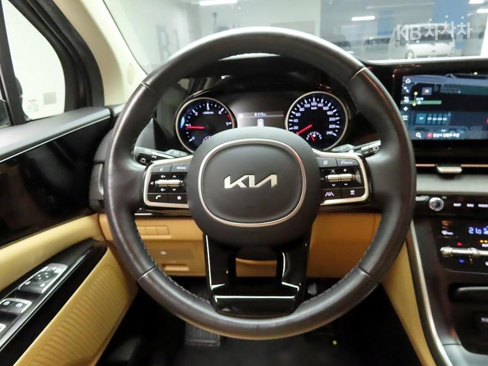 Kia Carnival — miniaturë 7