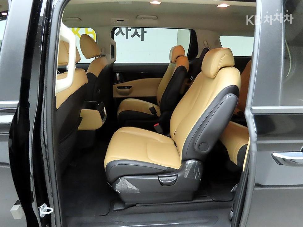 Kia Carnival — miniaturë 14